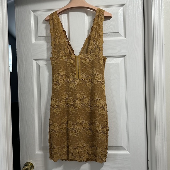 Gold Beaded Lace Formal Mini Dress - Size Large - Picture 7 of 9